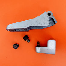 Load image into Gallery viewer, Retro Caravan Door Hinges